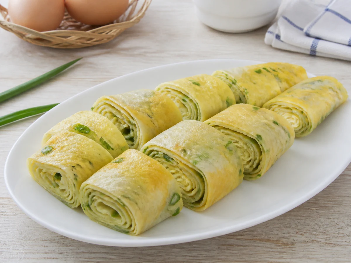 Яичный блин с зелёным луком