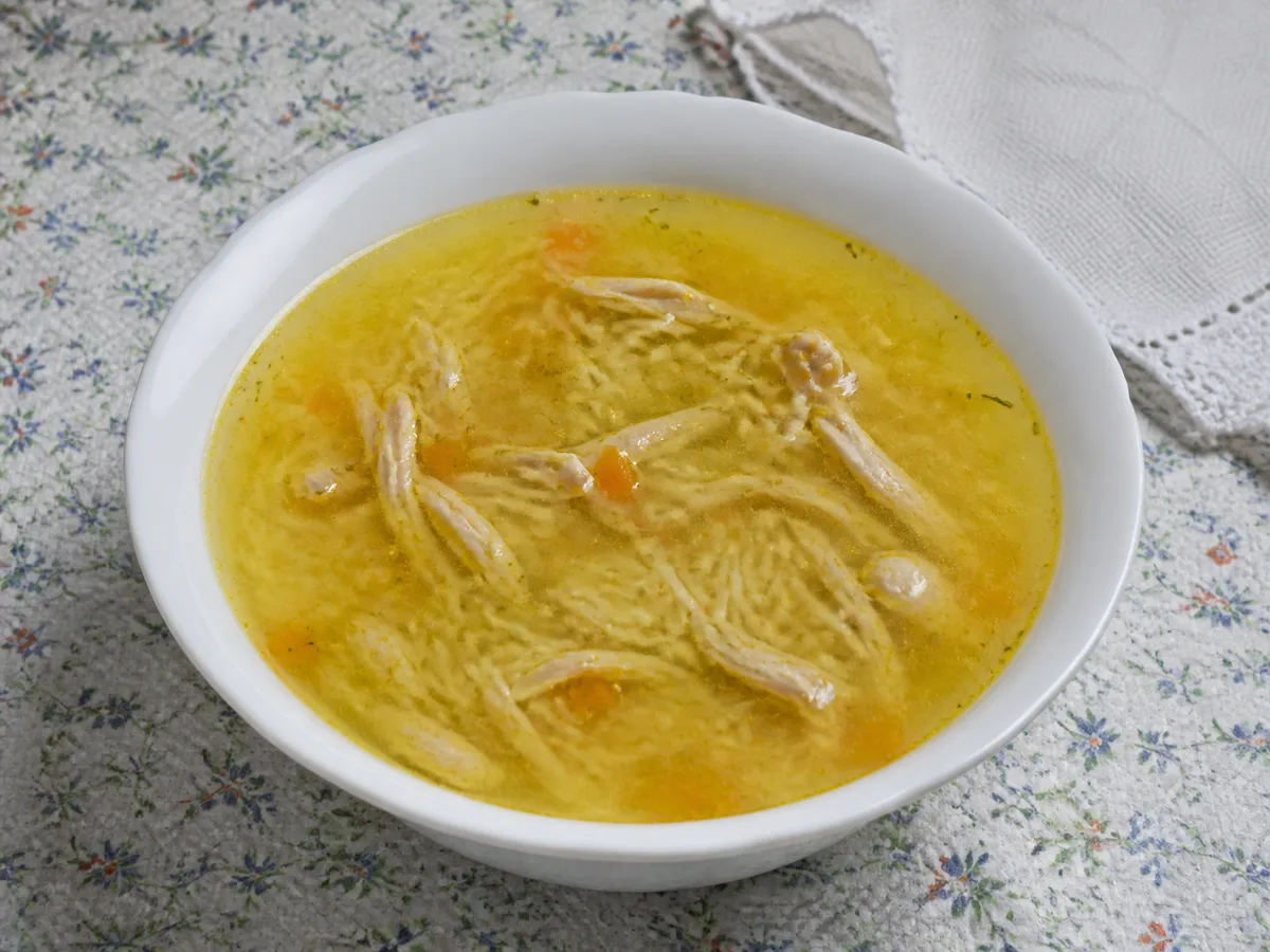 Куриный суп с лапшой