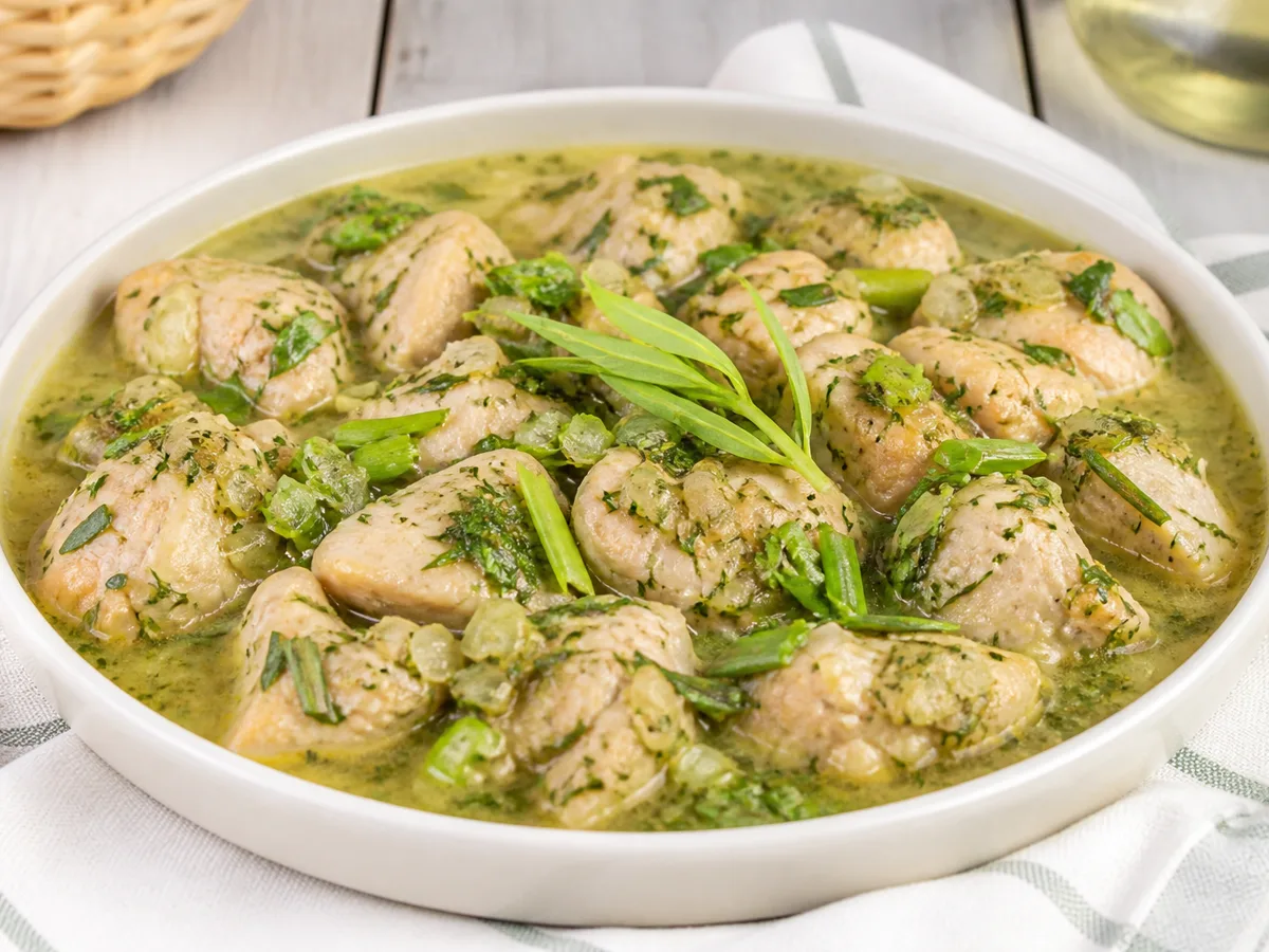 Курица с эстрагоном и вином
