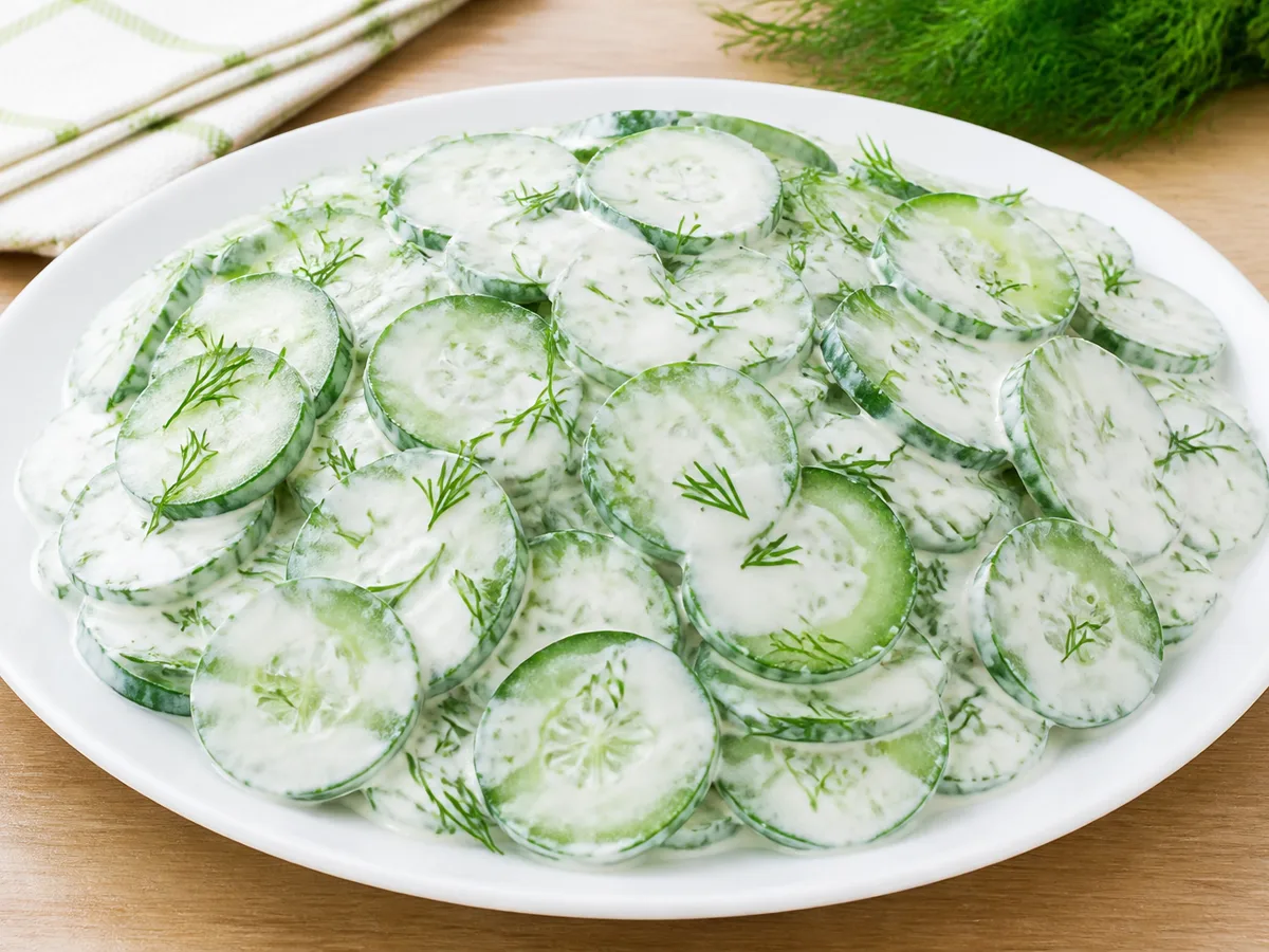 Огурцы со сметаной